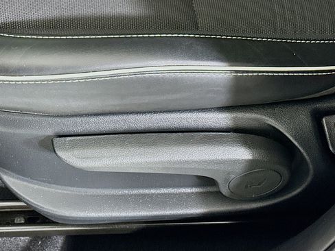 Used 2022 Hyundai Venue Limited w/ Cargo Package image 13