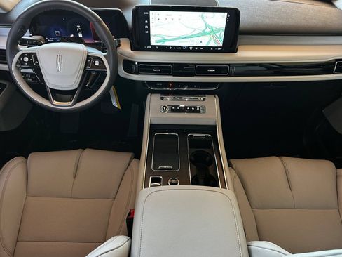 New 2026 Lincoln Aviator Reserve w/ Luxury Package RWD image 12
