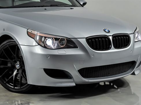 Used 2006 BMW M5 RWD image 3
