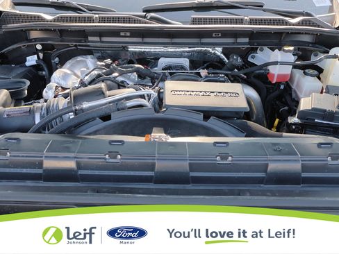 Used 2024 GMC Sierra 2500 AT4 w/ Technology Package image 40