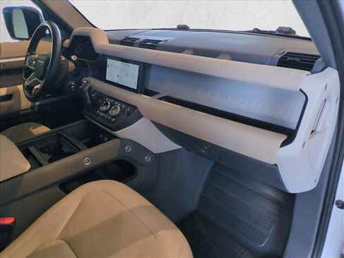 Used 2021 Land Rover Defender 110 SE image 23