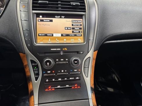 Used 2017 Lincoln MKX Select w/ Select Plus Package image 21