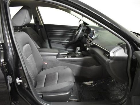 Certified 2025 Nissan Altima 2.5 S FWD image 33