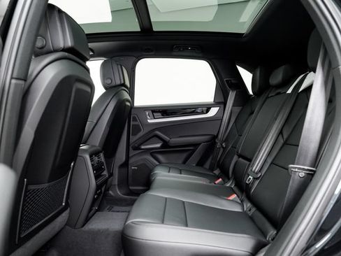 New 2026 Porsche Cayenne AWD/4WD image 23