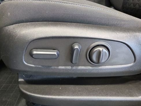 Used 2022 Chevrolet Blazer LT FWD image 15