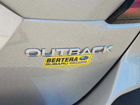 Used 2025 Subaru Outback Premium AWD/4WD image 28