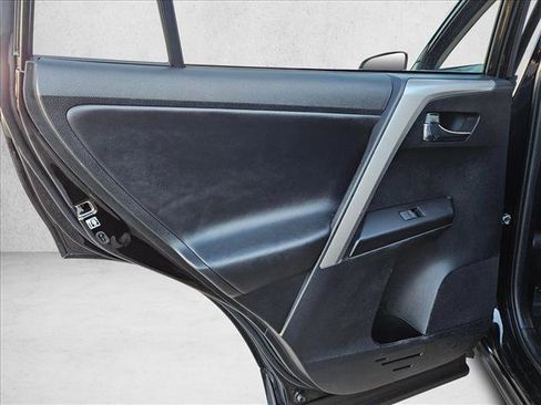 Used 2018 Toyota RAV4 XLE image 22