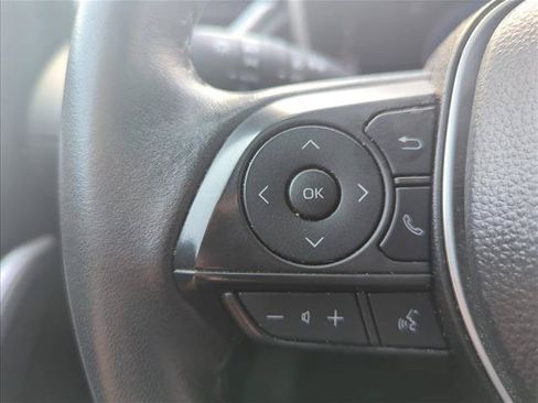 Certified 2025 Toyota Corolla Cross XLE FWD image 14