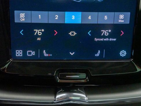 Used 2025 Volvo XC60 B5 Core w/ Protection Package Premier image 28