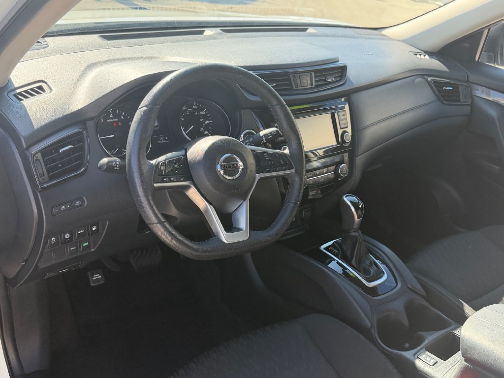 Used 2019 Nissan Rogue SV FWD image 11
