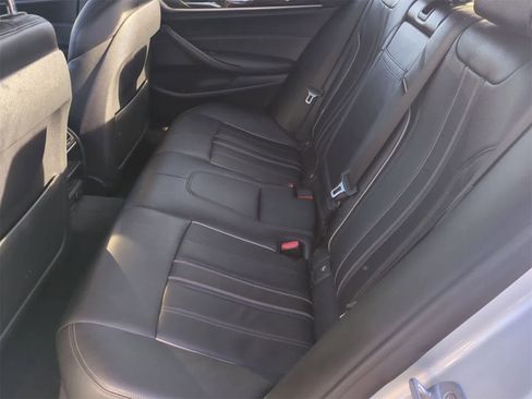 Used 2018 BMW 530i xDrive w/ Premium Package image 21