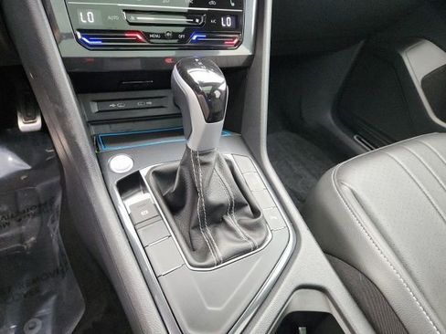 Used 2024 Volkswagen Tiguan SE R-Line image 34