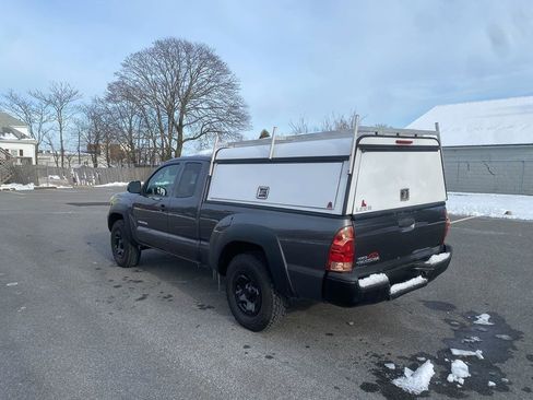 Used 2014 Toyota Tacoma 4x4 Access Cab image 8