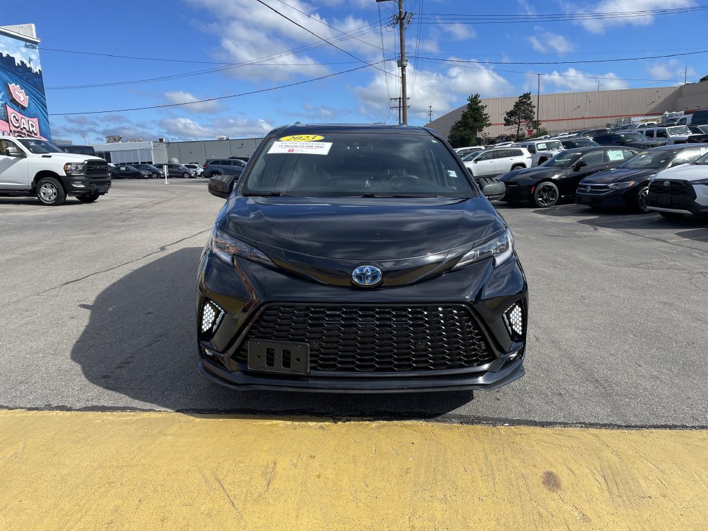 Certified 2023 Toyota Sienna XSE w/ XSE Plus Package AWD/4WD image 5