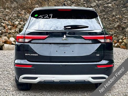 Used 2023 Mitsubishi Outlander SE FWD image 3