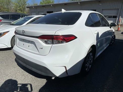 Used 2024 Toyota Corolla LE image 4