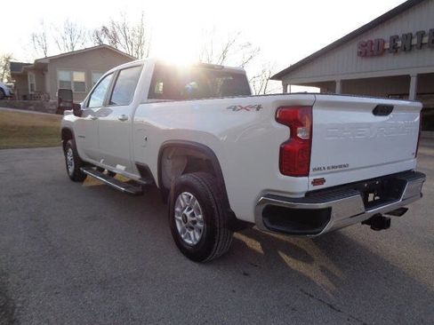 Used 2022 Chevrolet Silverado 2500 LT image 3