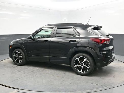 Used 2023 Chevrolet TrailBlazer RS w/ Sun and Liftgate Package FWD image 4
