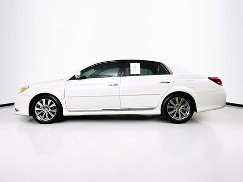 Used 2012 Toyota Avalon Limited image 4