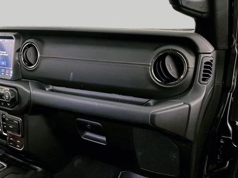 Used 2020 Jeep Wrangler Unlimited Sahara AWD/4WD image 15