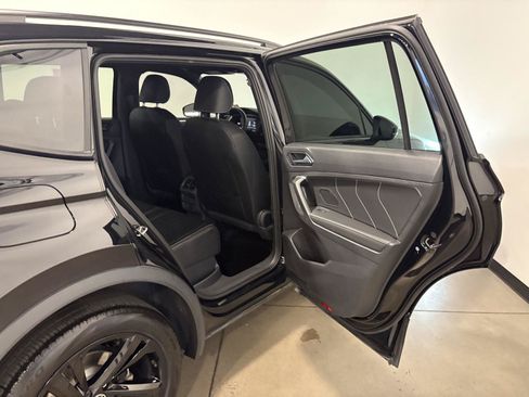 Used 2024 Volkswagen Tiguan SE R-Line w/ MDO Package, Two-Row AWD/4WD image 35