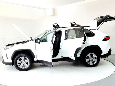 Used 2024 Toyota RAV4 XLE AWD/4WD image 10