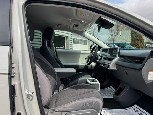 Used 2024 Hyundai Ioniq 5 SE image 9