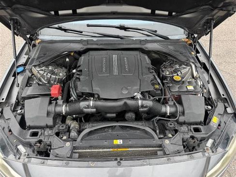 Used 2016 Jaguar XF R-Sport image 19