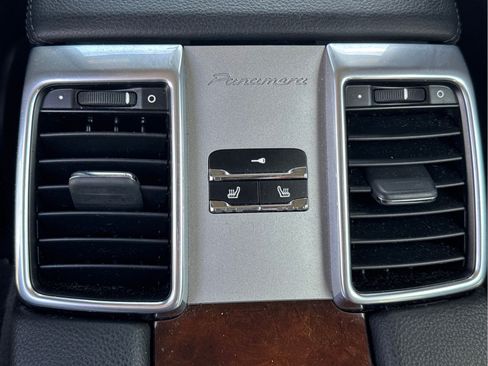 Used 2011 Porsche Panamera 4 AWD/4WD image 41