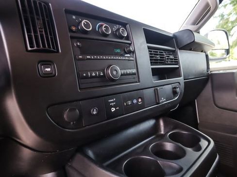 Used 2022 GMC Savana 2500 w/ Chrome Appearance Package RWD image 34