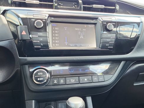 Used 2016 Toyota Corolla S FWD image 19