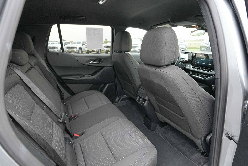 Used 2026 Chevrolet Equinox LT AWD/4WD image 26