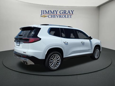Used 2025 GMC Acadia Denali FWD image 5