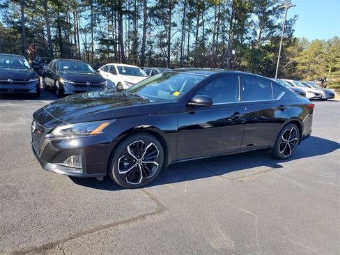 Certified 2023 Nissan Altima 2.5 SR w/ SR Premium Package image 9