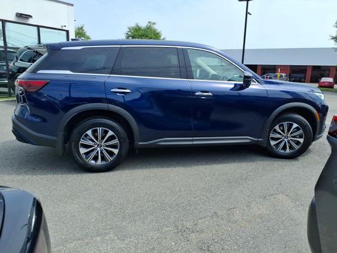 Certified 2025 INFINITI QX60 Pure w/ Cargo Package AWD/4WD image 4