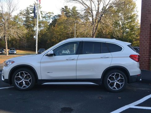 Used 2017 BMW X1 xDrive28i image 3