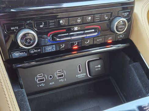 Used 2022 Jeep Grand Cherokee Summit AWD/4WD image 19