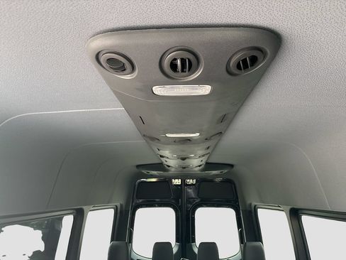 Used 2024 Mercedes-Benz Sprinter 2500 image 21