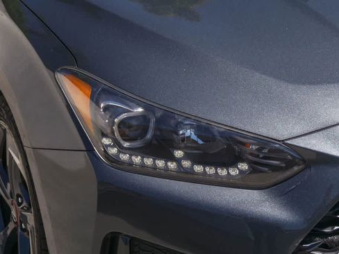 Used 2019 Hyundai Veloster Turbo FWD image 4