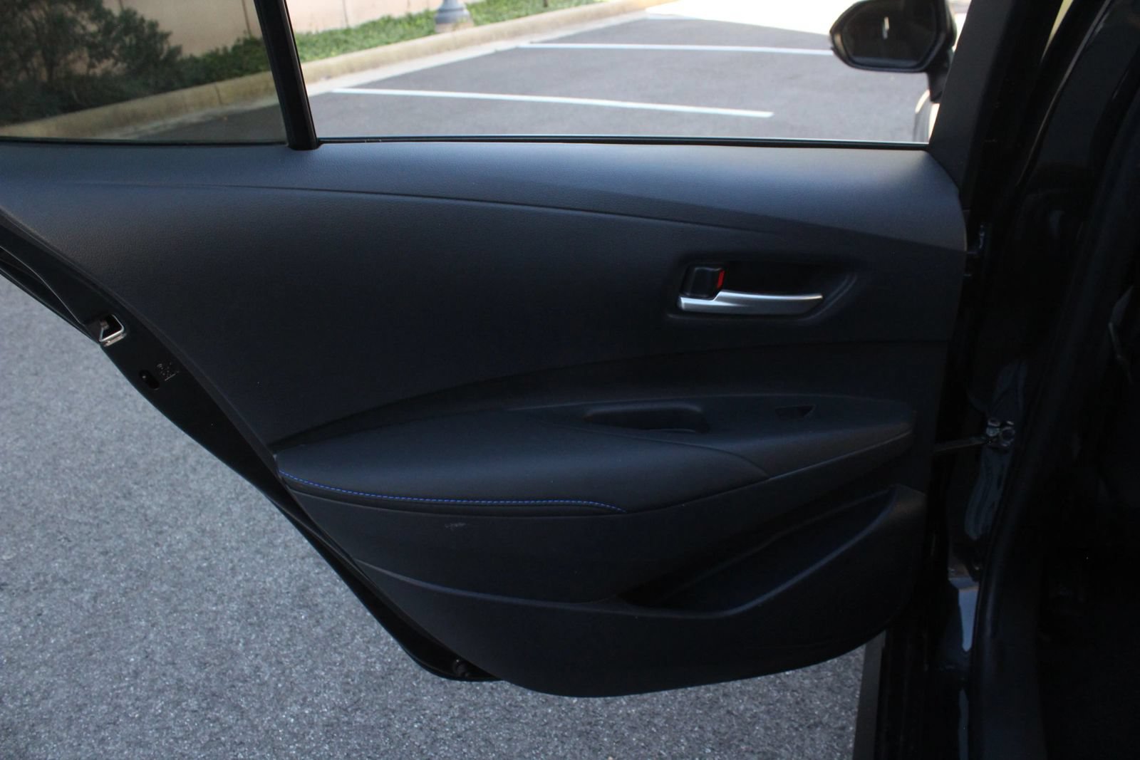 Used 2020 Toyota Corolla SE FWD image 19
