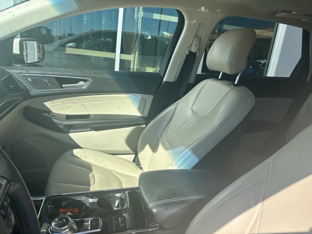 Used 2019 Ford Edge Titanium w/ Equipment Group 301A AWD/4WD image 4