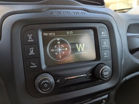 Used 2016 Jeep Renegade Latitude w/ Cold Weather Group image 22