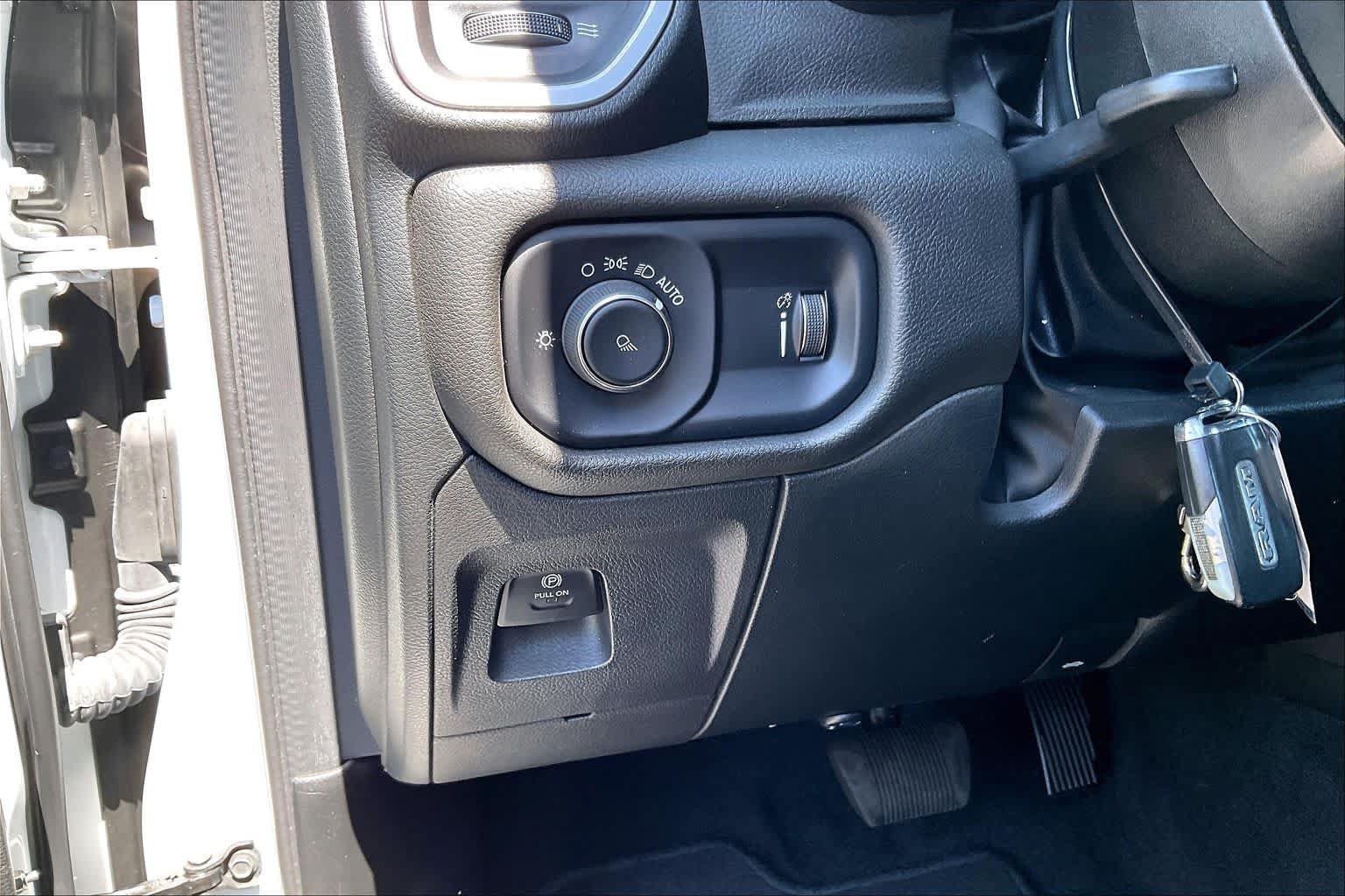 Used 2023 RAM 1500 Big Horn RWD image 33