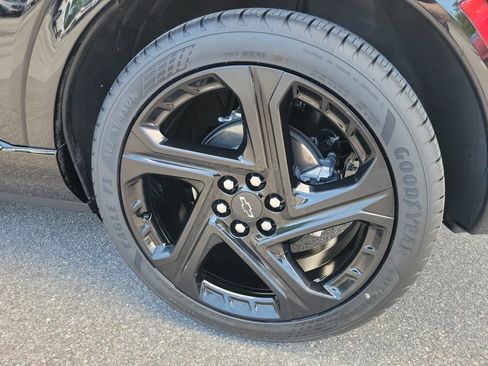 Used 2024 Chevrolet Equinox EV RS FWD image 29