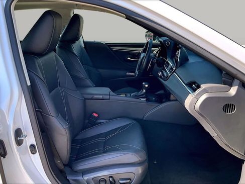 Certified 2024 Lexus ES 350 w/ Accessory Package (Z1) FWD image 8