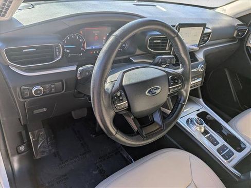 Used 2020 Ford Explorer XLT w/ Equipment Group 202A image 10
