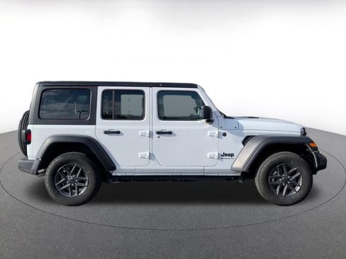 Used 2025 Jeep Wrangler Sport S image 16