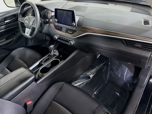 Certified 2024 Nissan Altima 2.5 SV FWD image 30