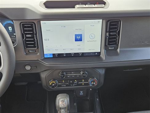 New 2025 Ford Bronco Base image 18