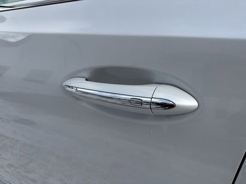 Certified 2022 Buick Enclave Avenir w/ Avenir Technology Package image 10